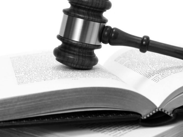 La responsabilidad penal de los representantes de la persona jurídica o de quienes tengan facultades de organización y control